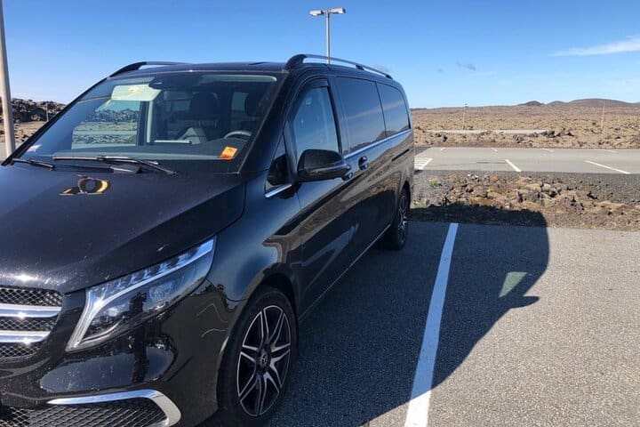 Traslado privado del aeropuerto internacional de Keflavik hacia / desde Reykjavik