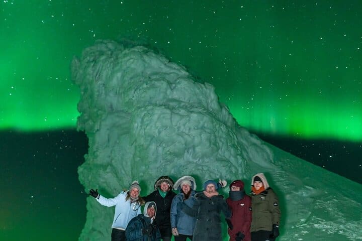Aventura de 4 días para ver la aurora boreal: cuevas de hielo y superjeeps 4×4