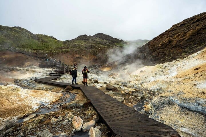 Círculo volcánico – Grindavík, Campos de aguas termales y lava de Reykjanes