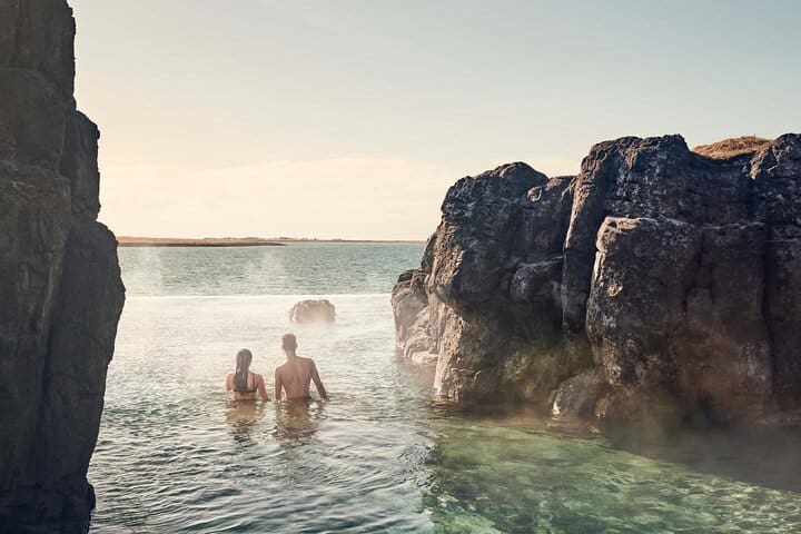Círculo Dorado con 6 paradas y Laguna del Cielo con Visita a la Granja (Privada)