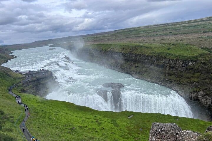 Descubrimiento del Círculo Dorado Þingvellir, Geysir, Gullfoss y Kerið