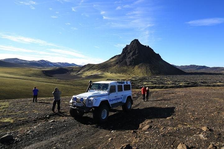 Excursión de un día privada a Superjeep Landmannalaugar y Hekla Volcano