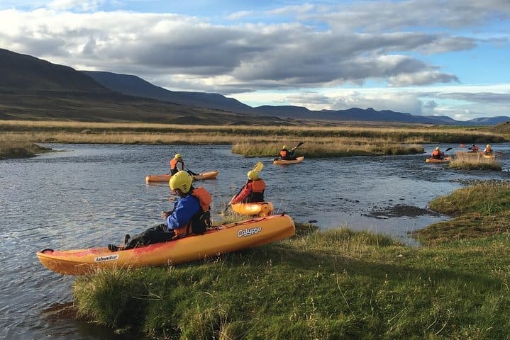 Tour guiado en kayak cerca de Akureyri