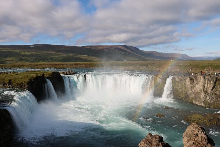 Excursiones en tierra compartidas por el lago Mývatn y Goðafoss
