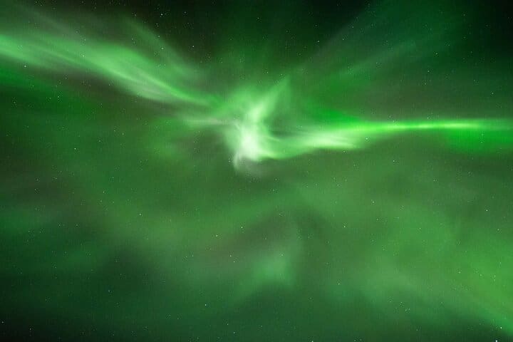 Tour privado de la aurora boreal: champán y chocolates Aurora Hunt