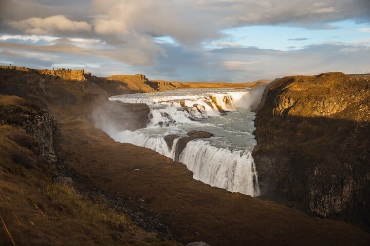 Tour privado al Círculo Dorado y las aguas termales de Hvammsvík