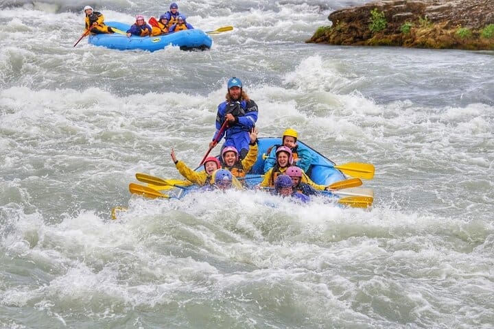 Tour privado en círculo dorado y rafting en río