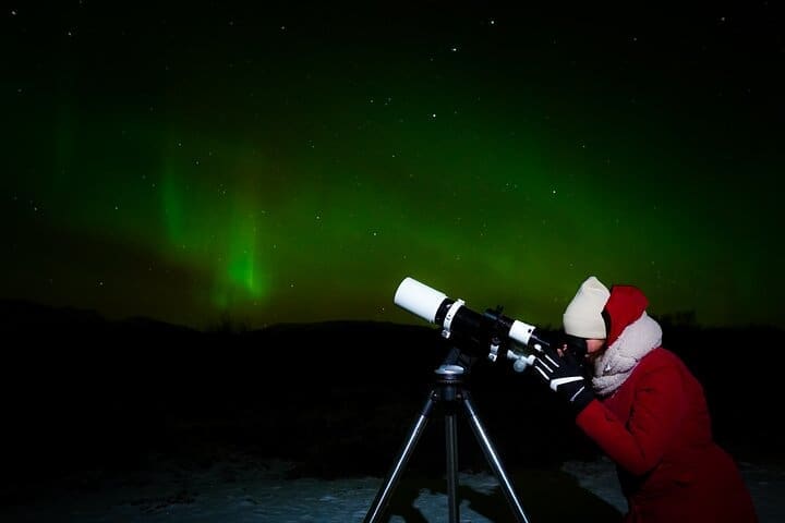 Aurora boreal y observación de estrellas: excursión para grupos pequeños con guías locales desde Reikiavik