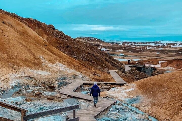 Paisajes geotérmicos y volcánicos y traslado a la Laguna Azul