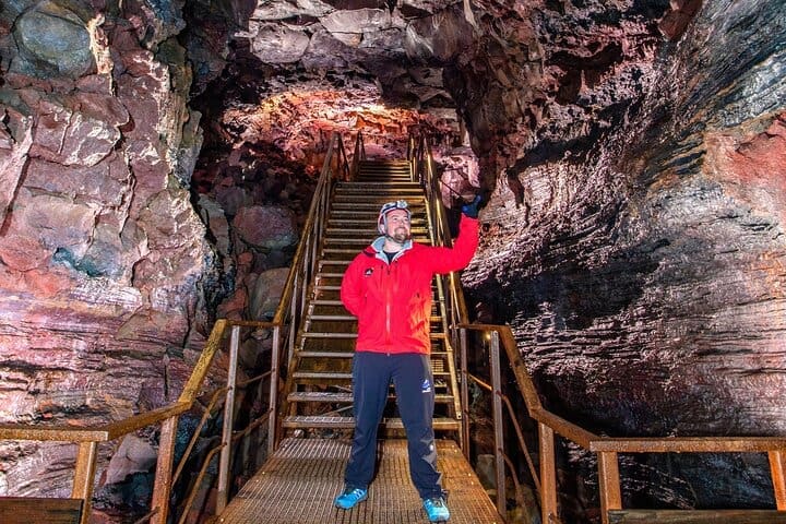 Experiencia de espeleología de lava