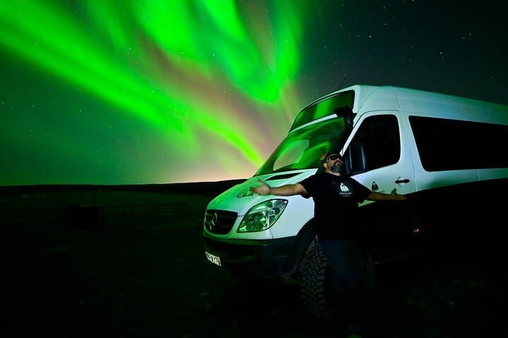 Aurora boreal y chocolate caliente: Tour privado en 4×4 desde Reikiavik