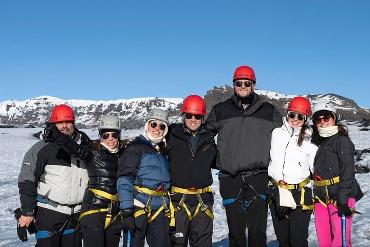 Recorrido por la costa sur de Islandia: Cascadas, caminata por el glaciar y arenas negras