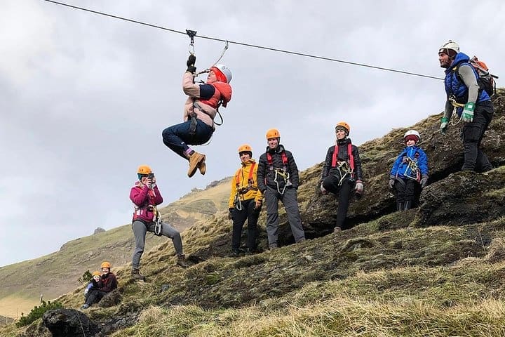 Tirolesa y excursión de aventura en Vík