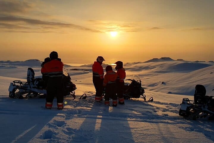 Expedición de 2 días en moto de nieve Landmannalaugar Highland