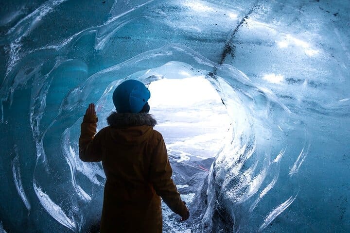 Excursión a la cueva de hielo de Katla y cataratas de la costa sur desde Reikiavik