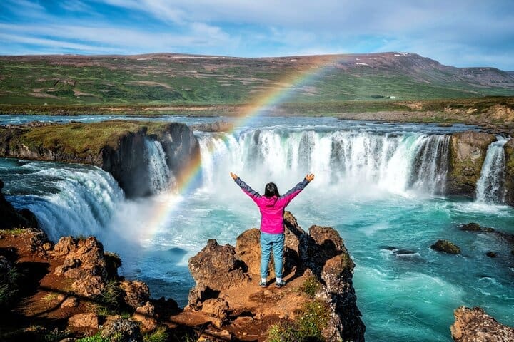 Desde Akureyri Myvatn Godafoss y Grjotagja Excursión en grupos pequeños