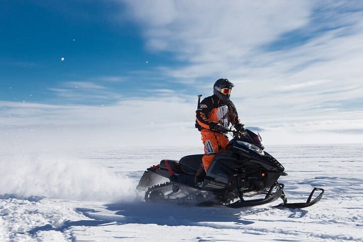 Círculo de oro privado con paseo en moto de nieve desde Reikiavik