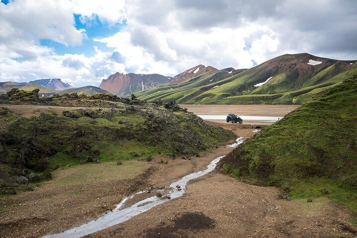 Tour privado en Jeep 4×4 Landmannalaugar desde Reikiavik