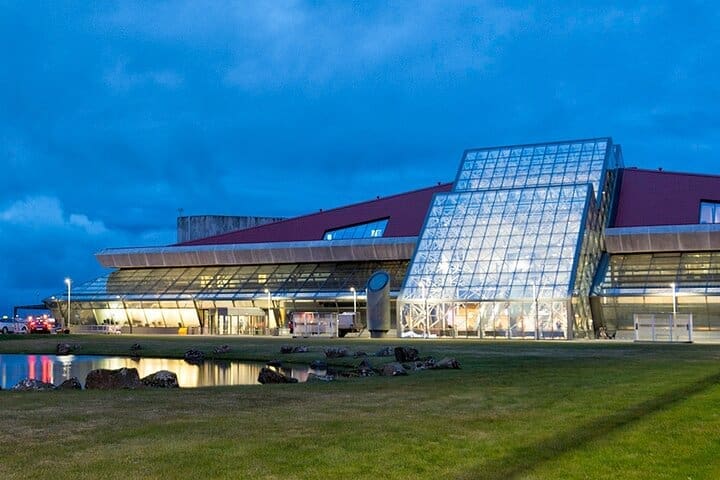 Traslado privado de Reikiavik al aeropuerto de Keflavik