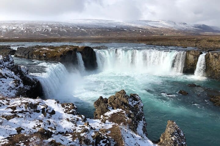 Tour de un día al lago Myvatn y cascada de Godafoss para cruceros desde el puerto de Akureyri