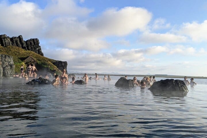 Traslado privado a Sky Lagoon para viajeros de cruceros