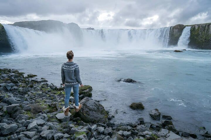 Puerto de Akureyri : Visita guiada a Godafoss y Laufas Turf House para grupos pequeños