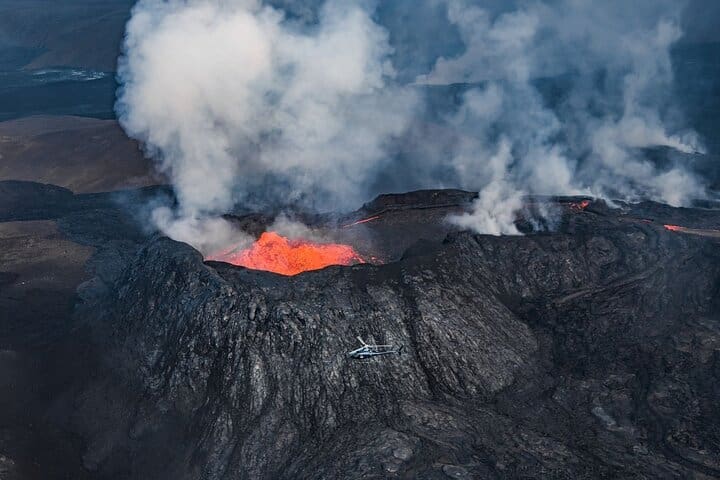 Tour en helicóptero por la zona del volcán Reykjanes desde Reikiavik
