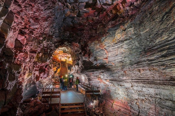 Tour del túnel de lava con traslado desde Reykjavik