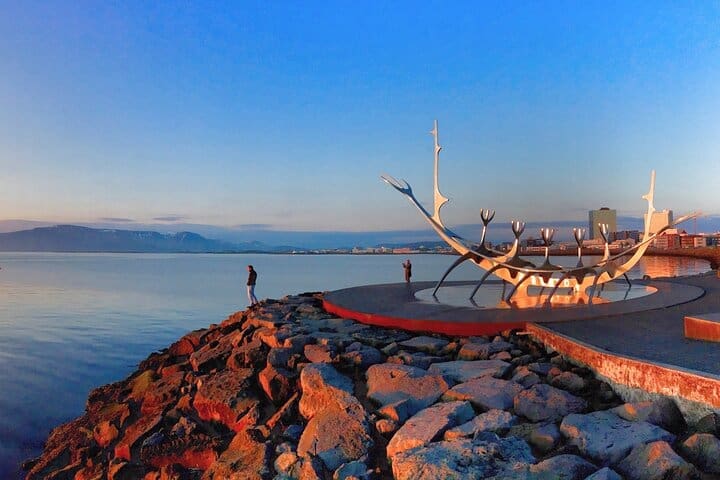 Paseo sorpresa de Reykjavik con un local