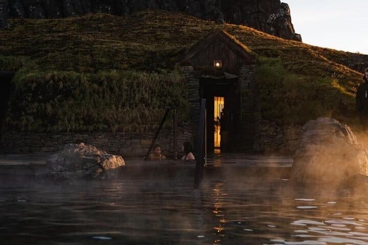 Sky Lagoon Traslados desde/hacia el Aeropuerto Internacional de Keflavík