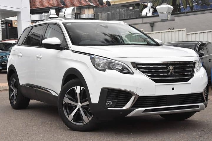 Traslado privado desde los hoteles de Reykjavik al aeropuerto de Keflavik