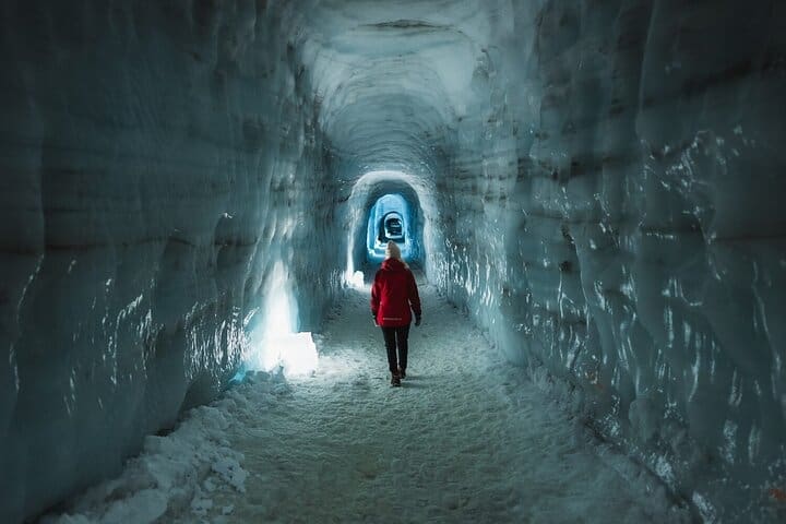 Hacia el glaciar: cueva de hielo del glaciar Langjökull desde Húsafell