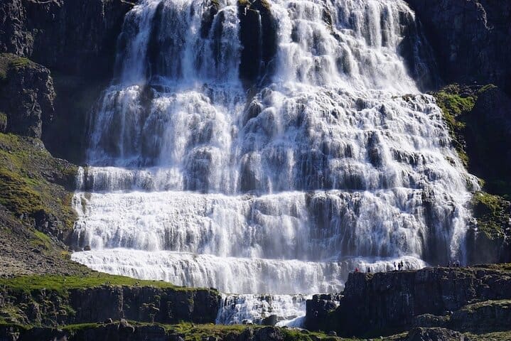 Cascada Dynjandi en un supercamión