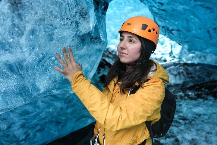 Excursión a una cueva de hielo en el Parque Nacional de Vatnajökull