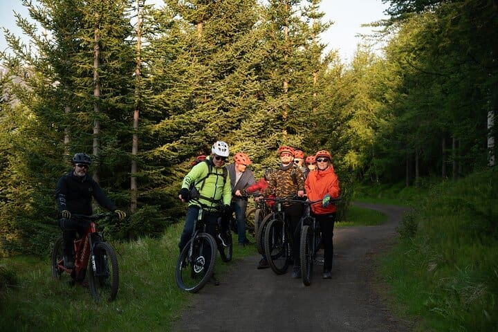 Tour guiado en bicicleta eléctrica por Akureyri