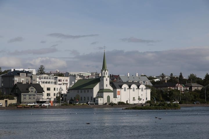 Recorrido a pie por la ciudad de Reykjavik