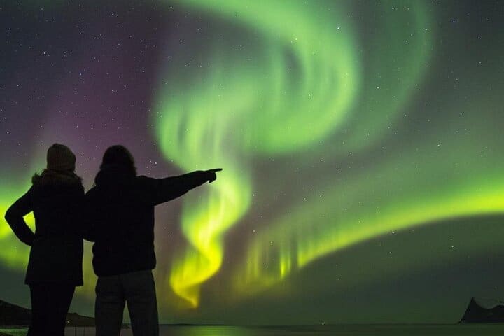 Tour aurora boreal : Acogedora aventura nocturna con chocolate caliente