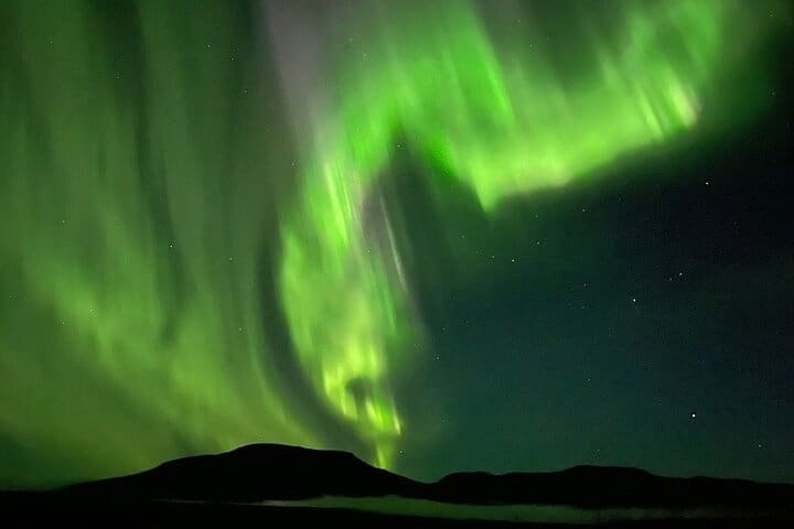 Tour privado de la aurora boreal desde el este de Islandia