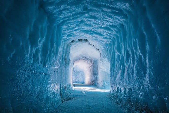 Hacia el glaciar: excursión de un día a la cueva de hielo Langjökull desde Reikiavik