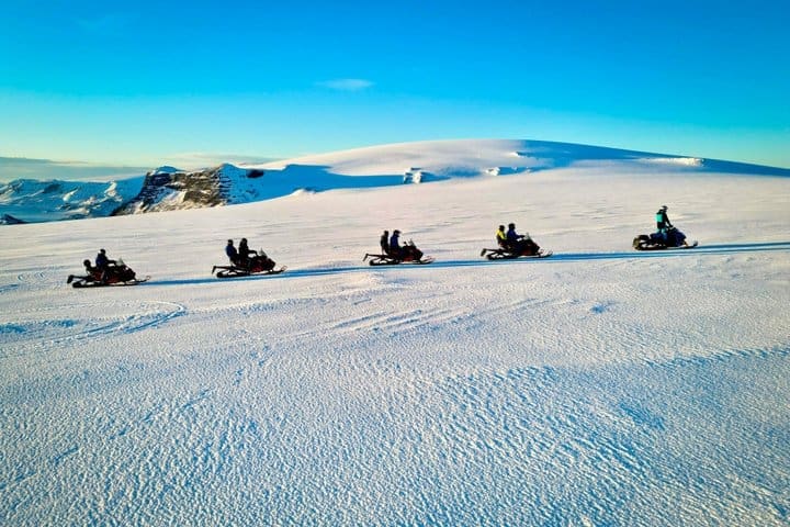 Aventura en moto de nieve en el glaciar Langjökull con recogida