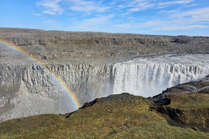Tour privado al lago Myvatn y Dettifoss desde Akureyri