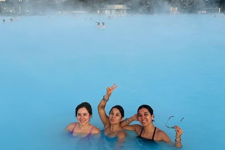 Traslado privado desde el aeropuerto de Keflavík a Blue Lagoon