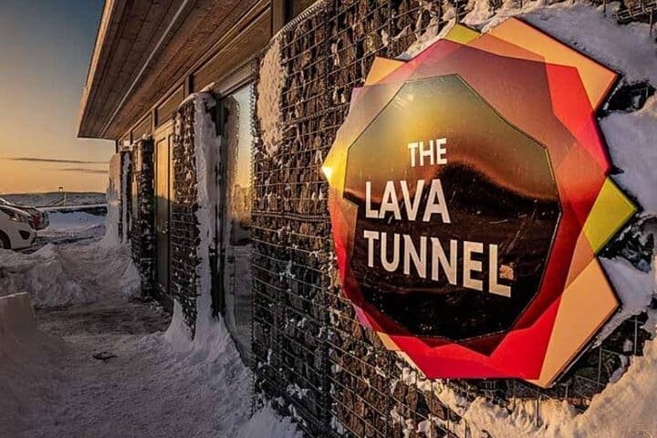 Tour por el túnel de lava