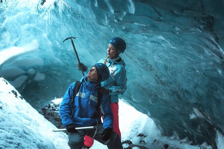 Cueva de hielo capturada – Fotos profesionales incluidas