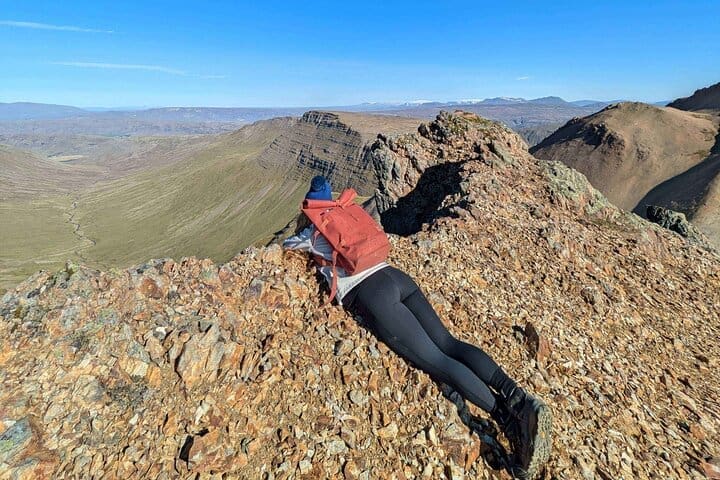 Caminata de un día al borde del cuchillo a Moskardshnjukar