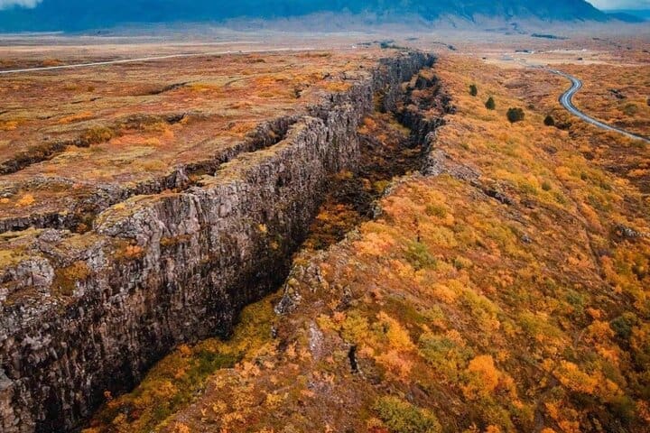 Tour privado en círculo dorado con paseo en moto de nieve (opcional)