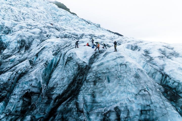 Cueva de hielo de 2 días y costa sur: caminata por el glaciar y laguna glaciar