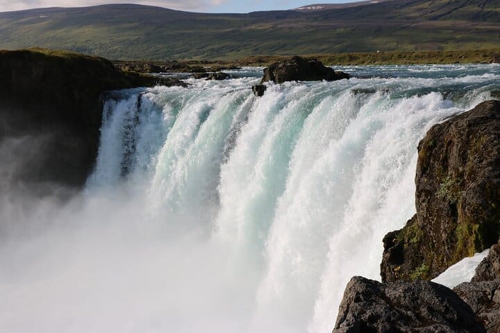 Excursión en tierra compartida al jardín botánico de Goðafoss y Akureyri