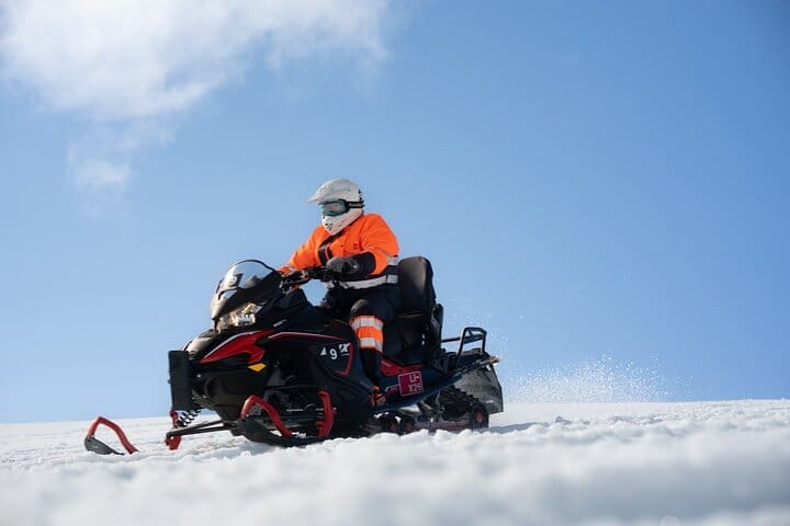 Experiencia guiada en moto de nieve por el Círculo Dorado y el Glaciar de Islandia