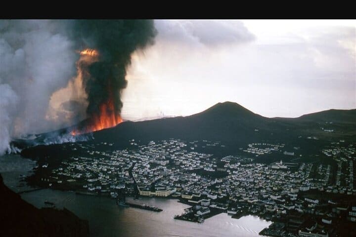 Tour al volcán Eyjascooter en la isla Westman